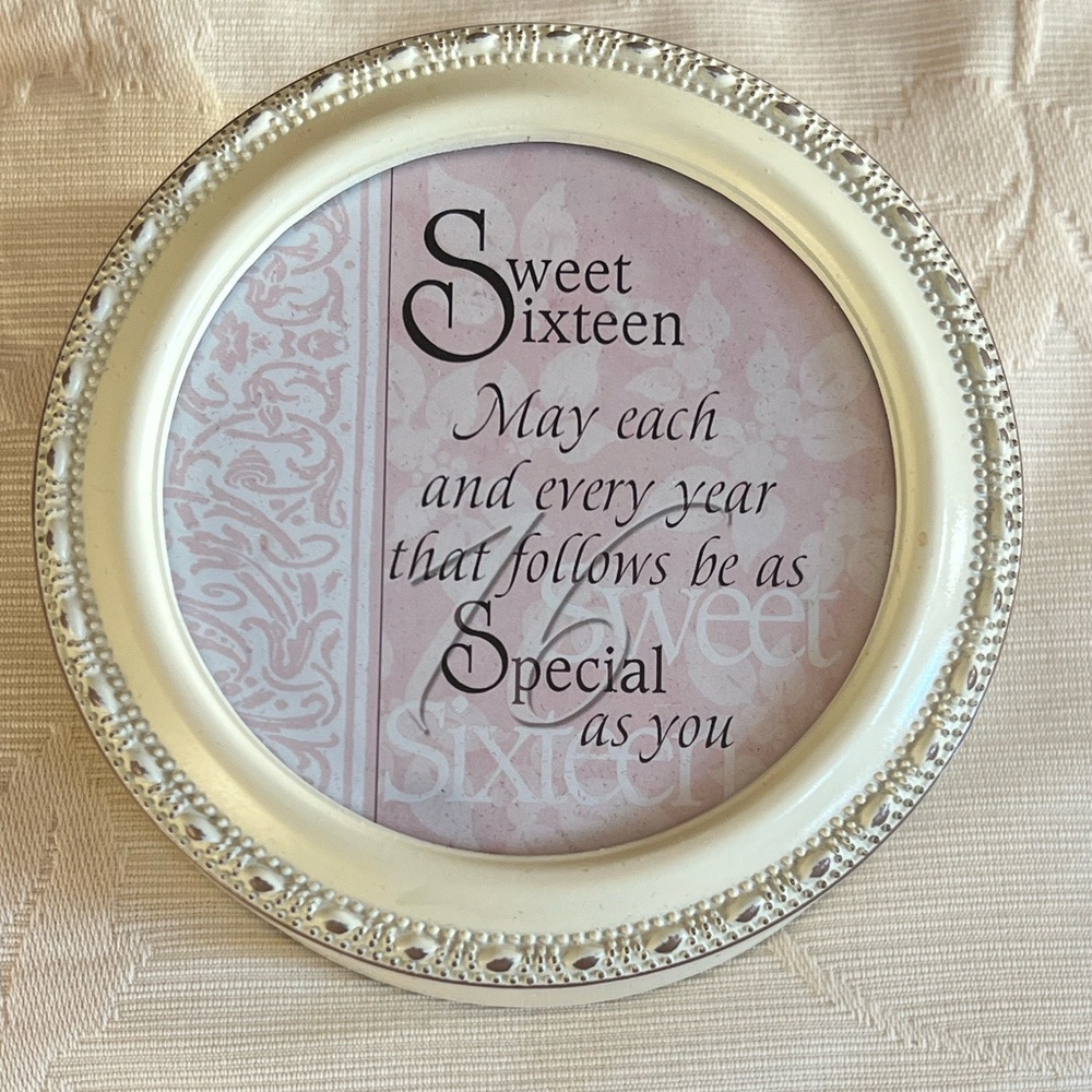 Cottage Garden Sweet Sixteen Special Ivory Rope Trim Petite Round Keepsake Box